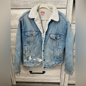 Vintage 90’s Levi’s Sherpa lined Trucker jacket
